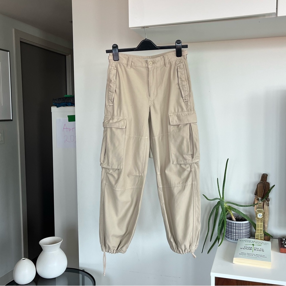 Aritzia TNA Cargo Supply Pant Mid Rise Short Gd Birch Casual Sz 0 - Picture 4 of 13